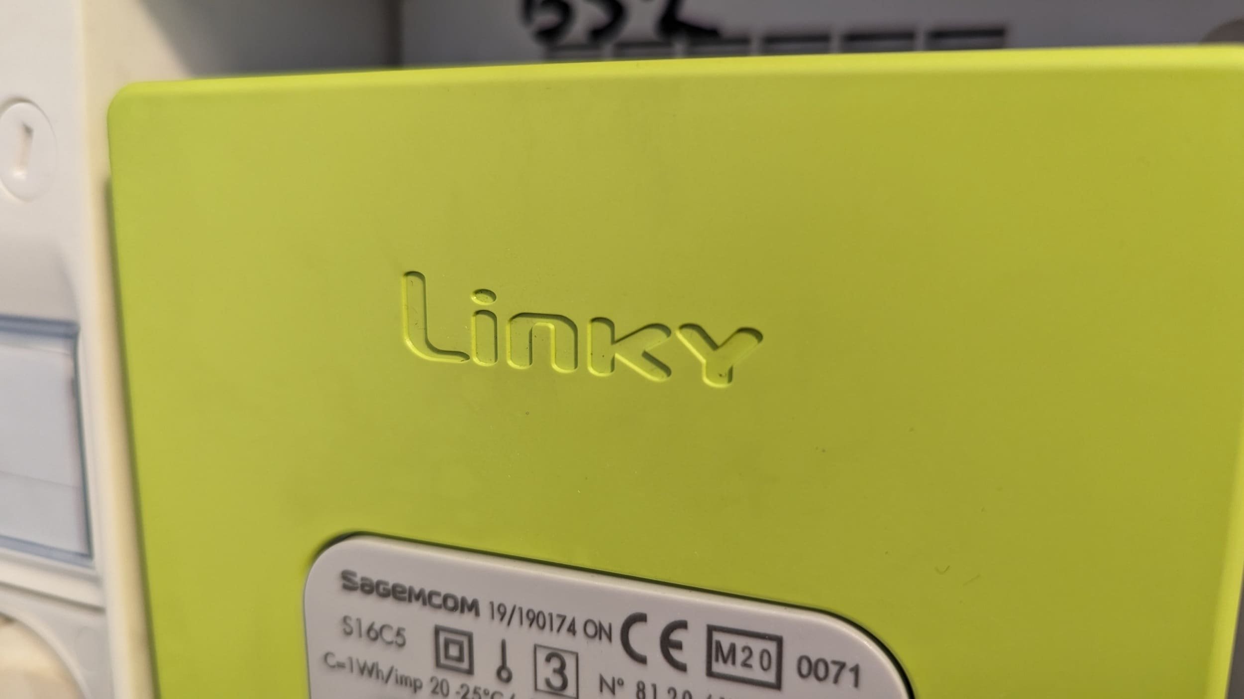 Un compteur Linky, qui vous aide à suivre votre consommation d'électricité au quotidien © Alexandre Boero / Clubic