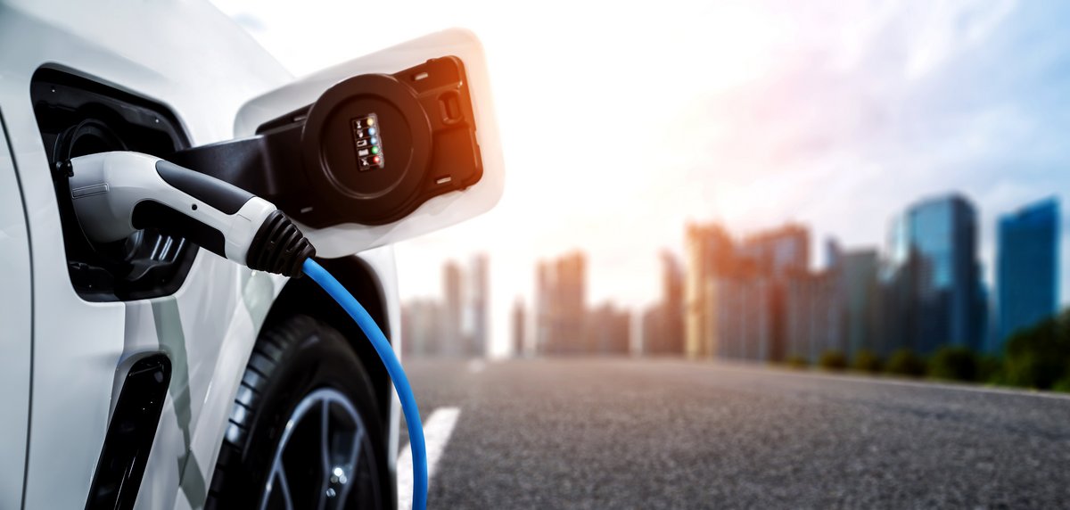30 % des propriétaires de voitures électriques veulent revenir au thermique, selon une étude du cabinet McKinsey © Shutterstock