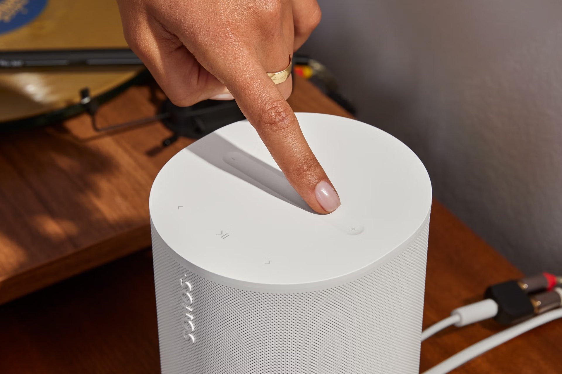 Sonos tente de reconquérir le public avec une version plus accessible de l’une de ses enceintes les plus populaires. © Sonos