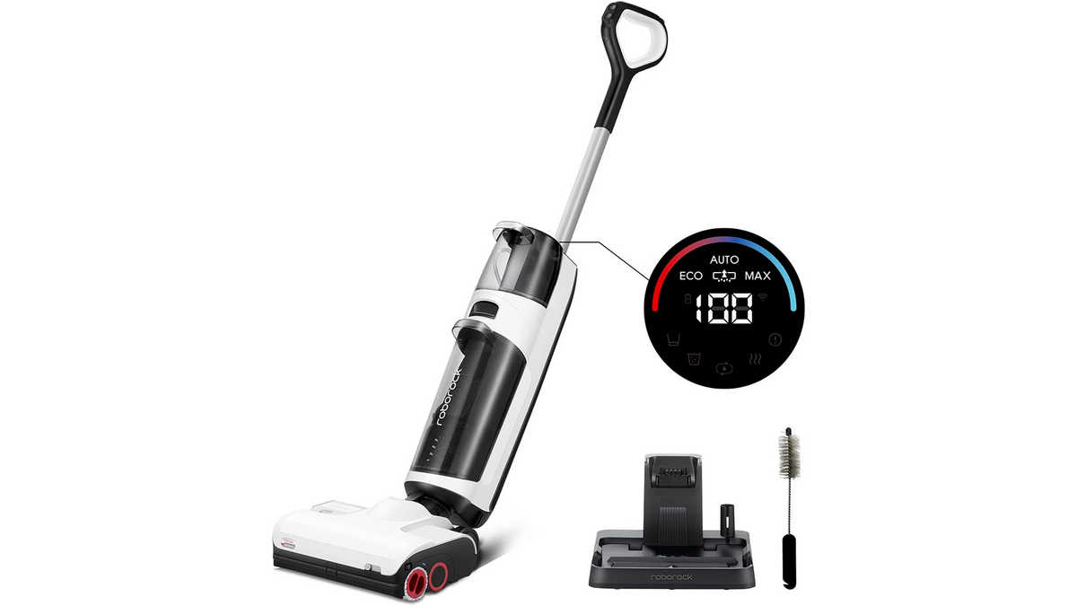 L'aspirateur balai Roborock Dyad Pro et ses accessoires, y compris sa station de charge