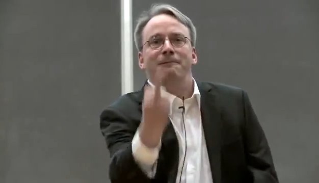 Après NVIDIA, c'est à la Russie que Linus Torvald semble faire un bon gros... © Alto Center 