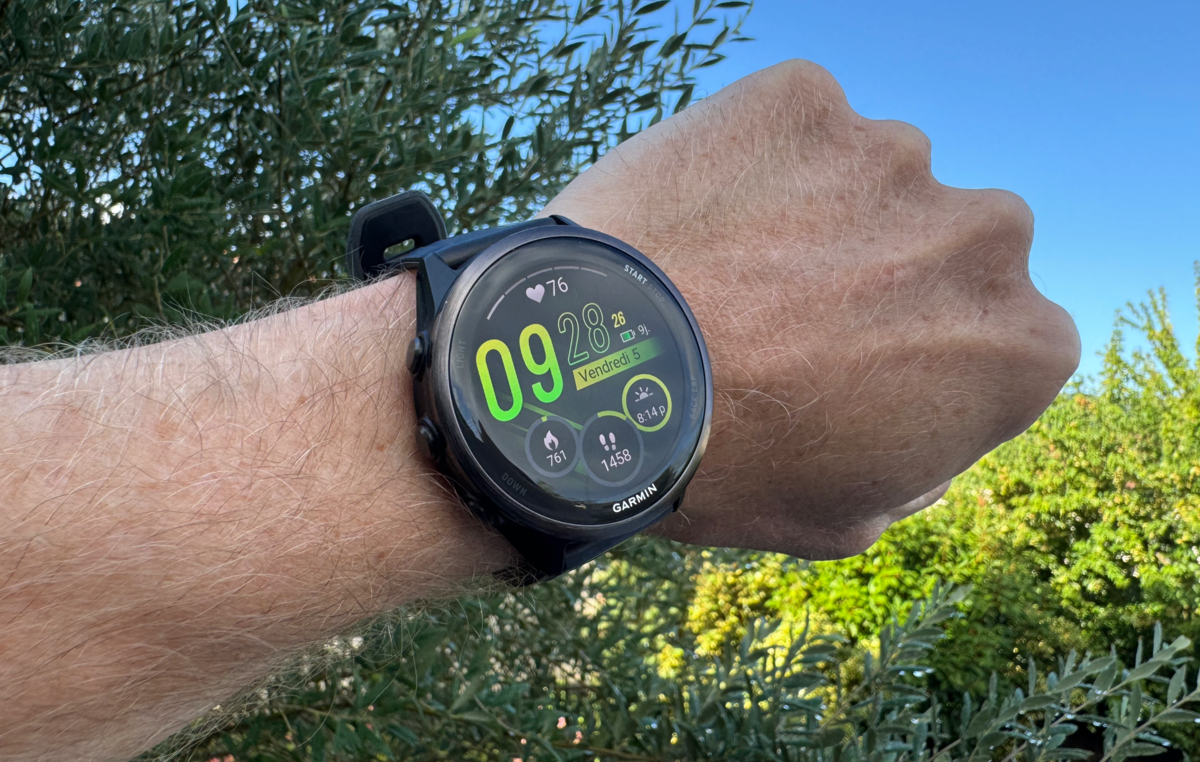 La Garmin Forerunner 570 ©Philippe Du Noyer pour Clubic.com