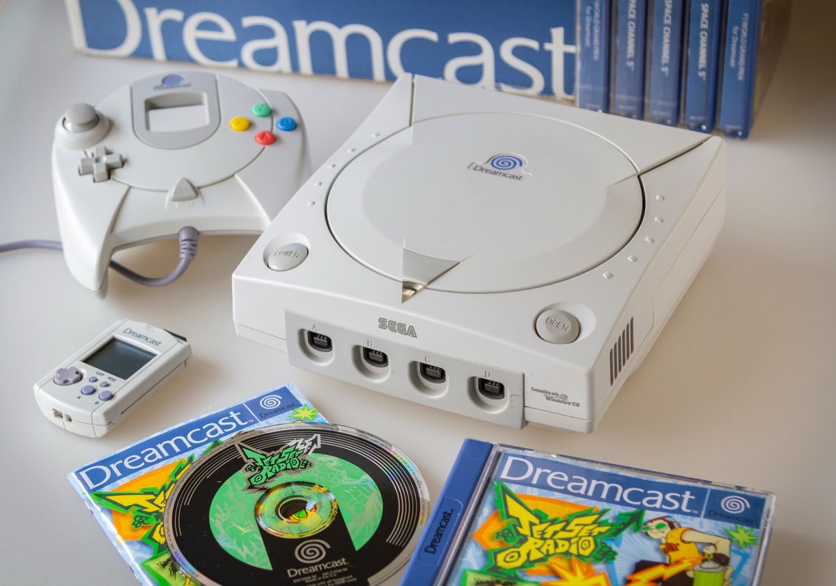 L'avez-vous repéré ? Oui, c'est bien une mention à Windows CE qui figure à l'avant de la console. © Interneteable / Shutterstock