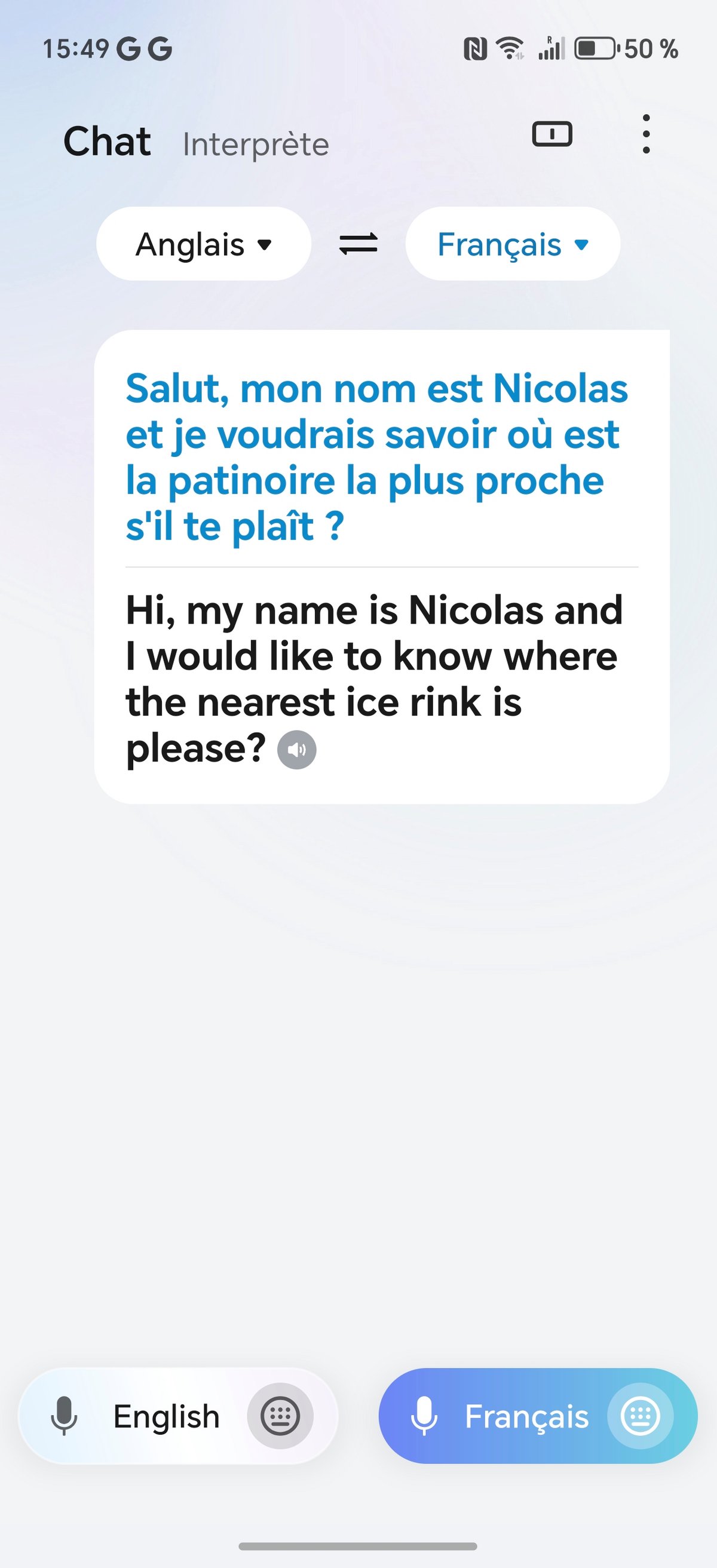 L'appli en mode exclusif. Là aussi, il faut attendre que le téléphone effectue la traduction pour la recevoir dans l'écouteur. ©Clubic