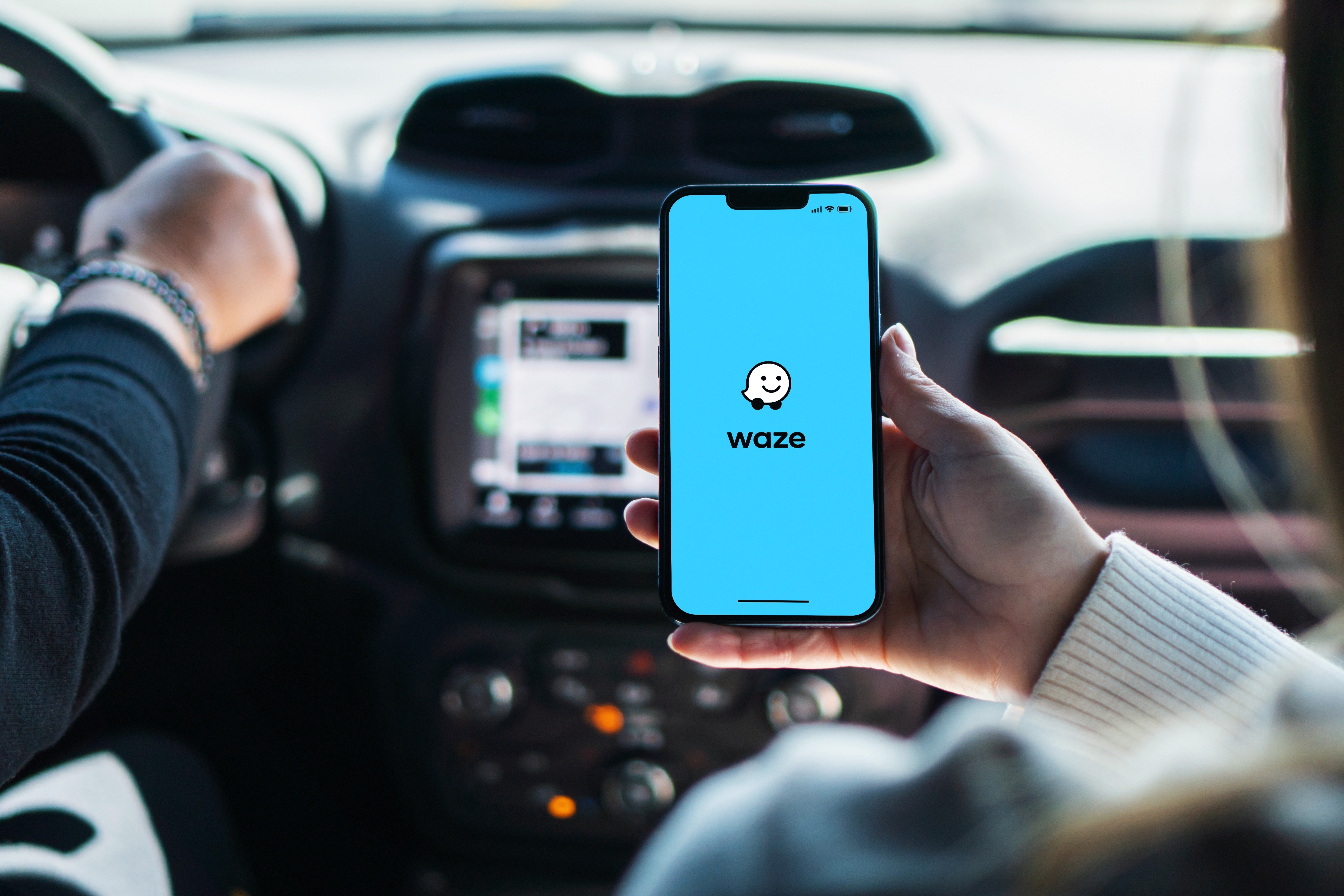 Une option très attendue, bientôt sur Waze ? © Diego Thomazini / Shutterstock