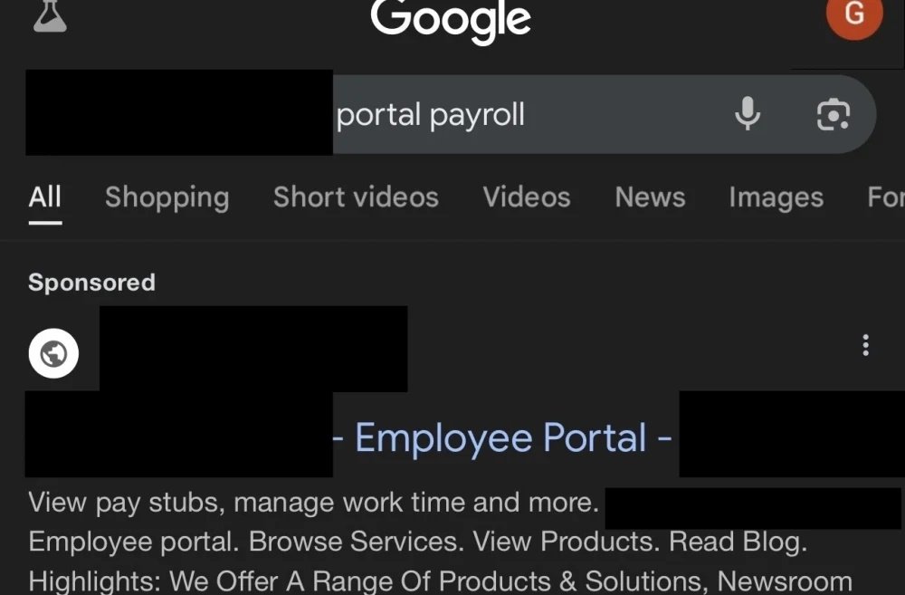 Les portails de paie frauduleux apparaissent en tête des résultats de recherche sur Google, sous forme de liens sponsorisés. © ReliaQuest