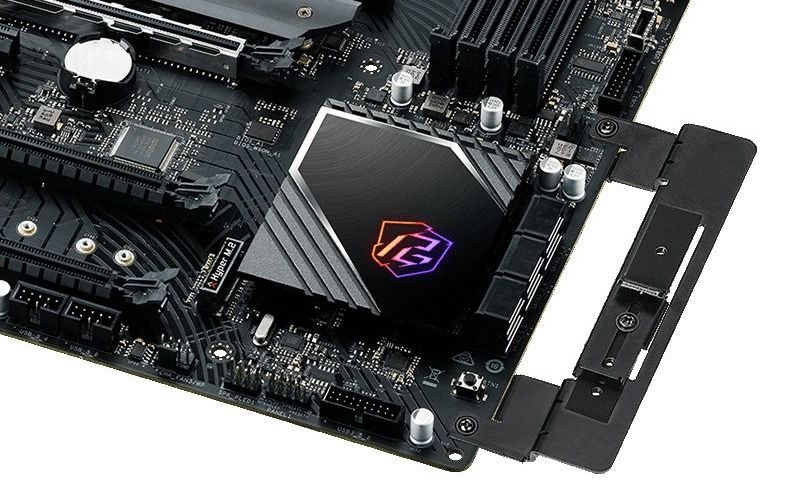 Retenons l'absence de ventilateur de chipset sur une carte mère X570 par ailleurs plus que convenable © ASRock