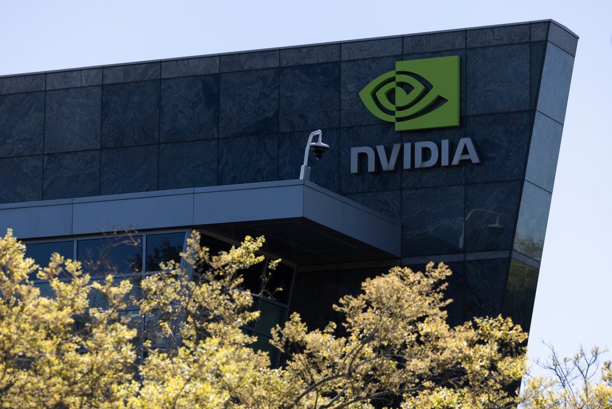 La polémique enfle autour de Nvidia qui aurait eu accès à une "bibliothèque de l'ombre" pour entrainer ses IA. © Matt Gush / Shutterstock