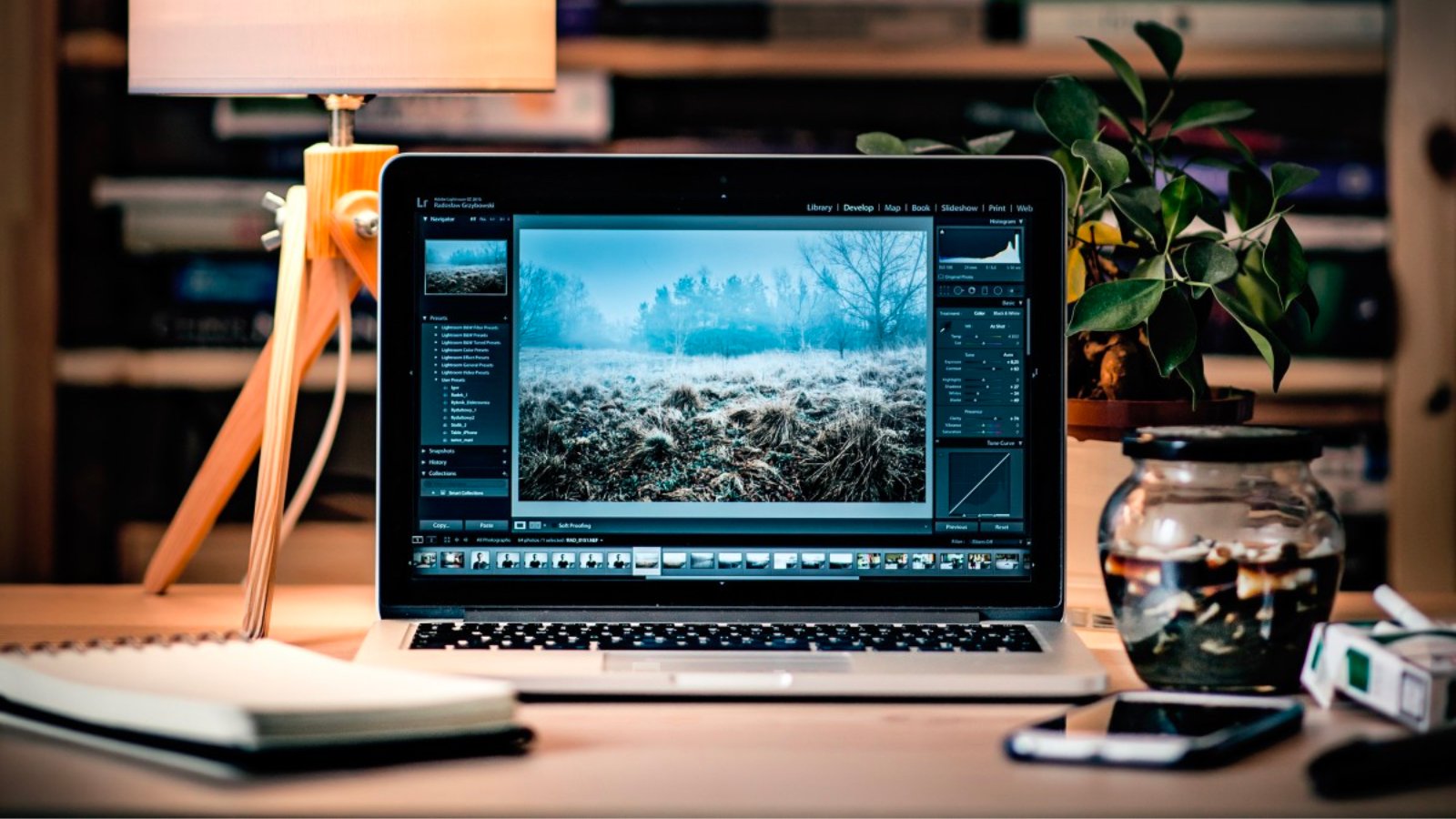 De l'ordinateur au smartphone, modifiez vos clichés aisément avec Adobe.  © Pxhere