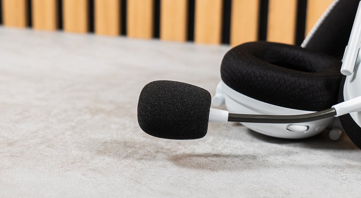 Le micro du BlackShark V3 Pro est doté d'une bonnette. ©Charles Gouin-Peyrot pour Clubic
