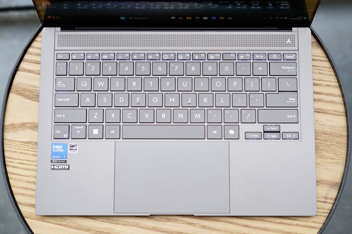 Le duo clavier-trackpad est satisfaisant, mais peut mieux faire © Nathan Le Gohlisse pour Clubic