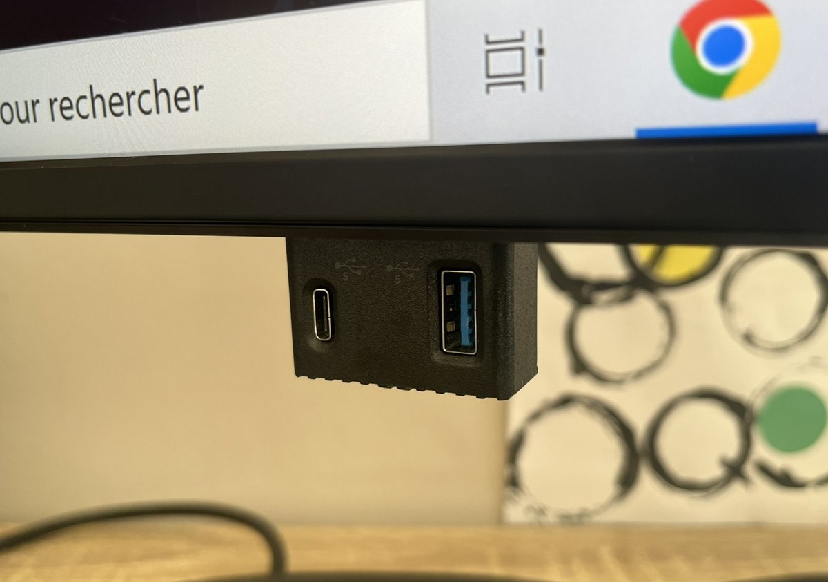 Une trappe coulissante idéale pour charger vos appareils © Vincent Touveneau 