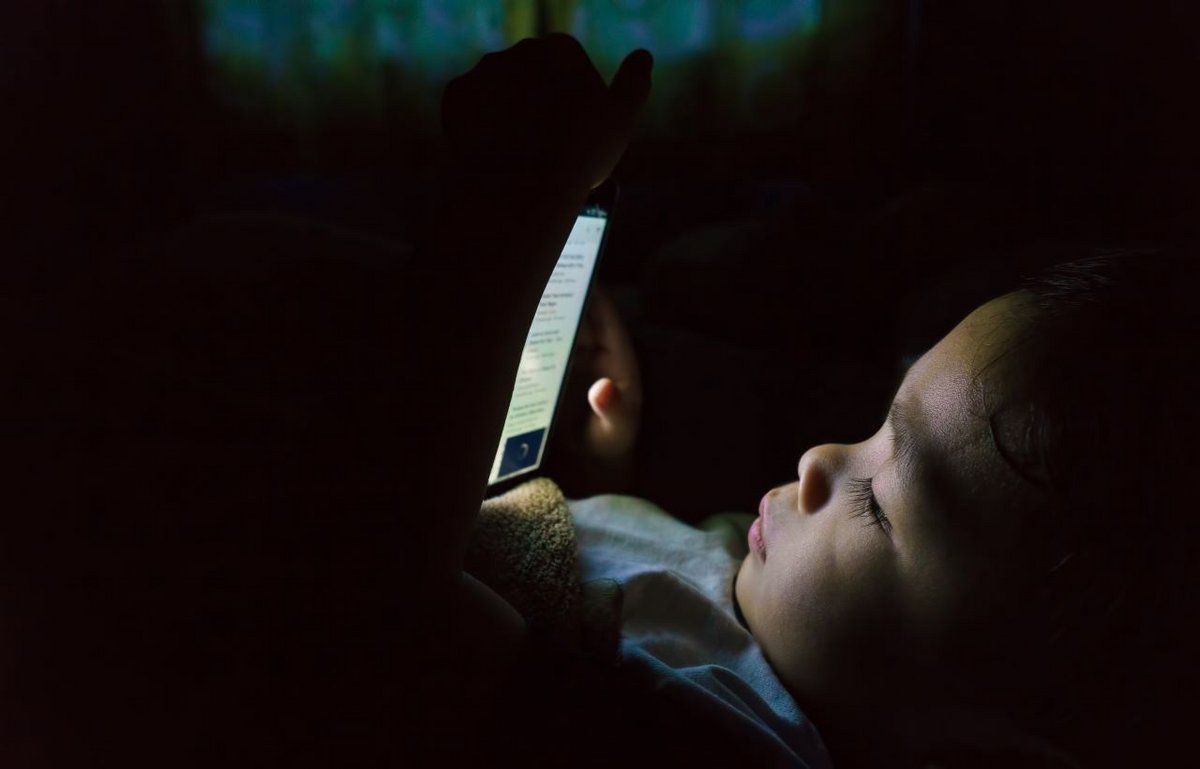 Le contrôle parental rendu obligatoire sur les appareils connectés ne plaît pas à tout le monde © Jasni / Shutterstock