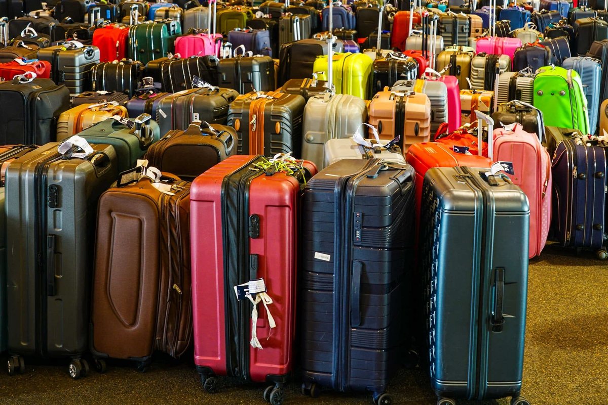 Des centaines de milliers de données issues d'aéroports, de bagages et objets perdus ont été compromis © Zigmunds Dizgalvis / Shutterstock