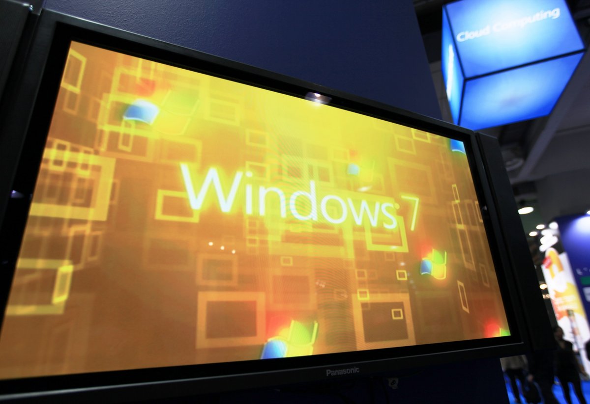 Après les remous causés par Vista, Microsoft préfère revenir à quelque chose de plus simple et rassurant, et lance Windows 7. © Adriano Castelli / Shutterstock