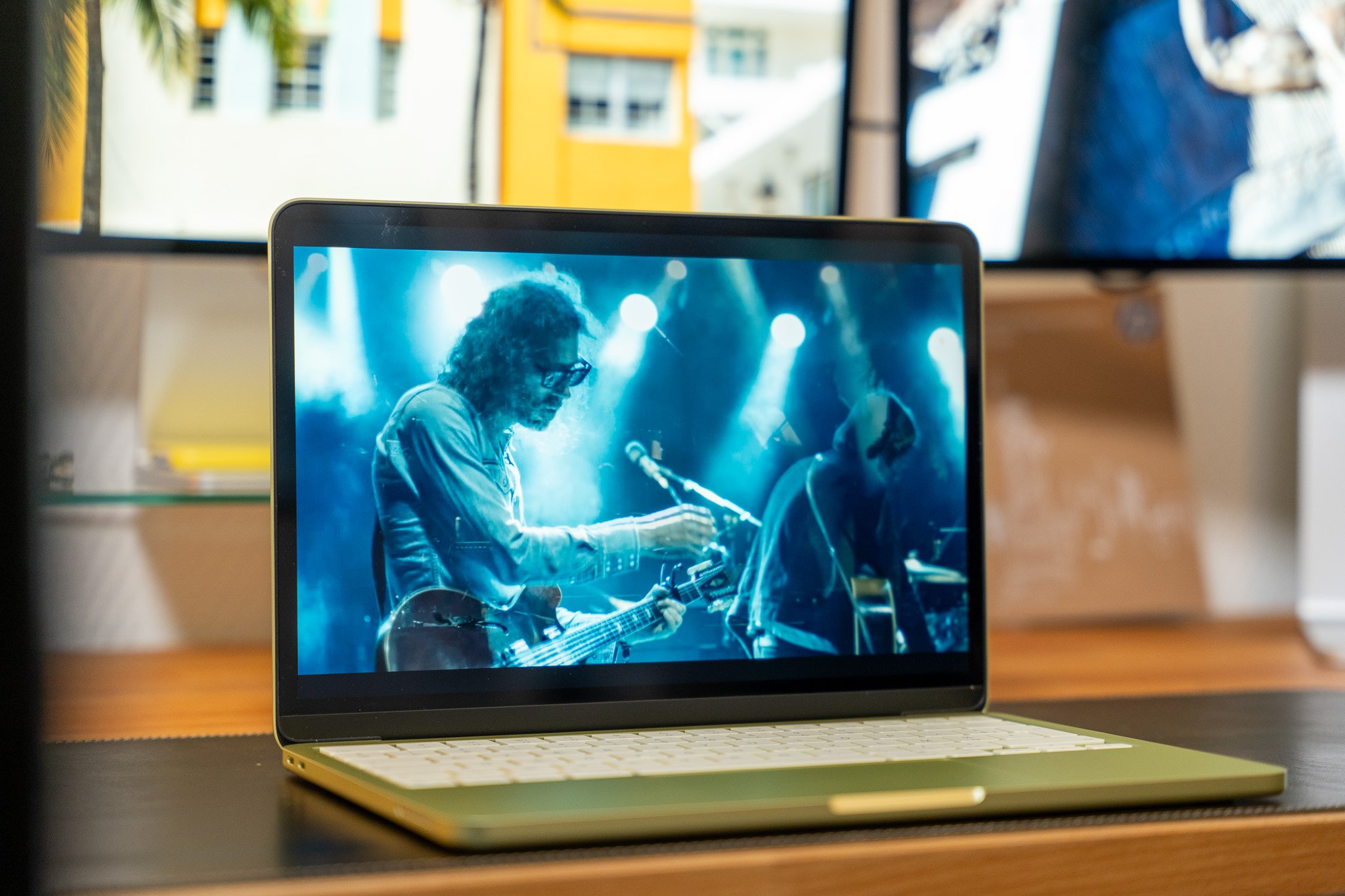 Le MacBook Neo en version 256 Go va-t-il perdurer ? Rien n'est moins sûr. ©Nathan Le Gohlisse pour Clubic