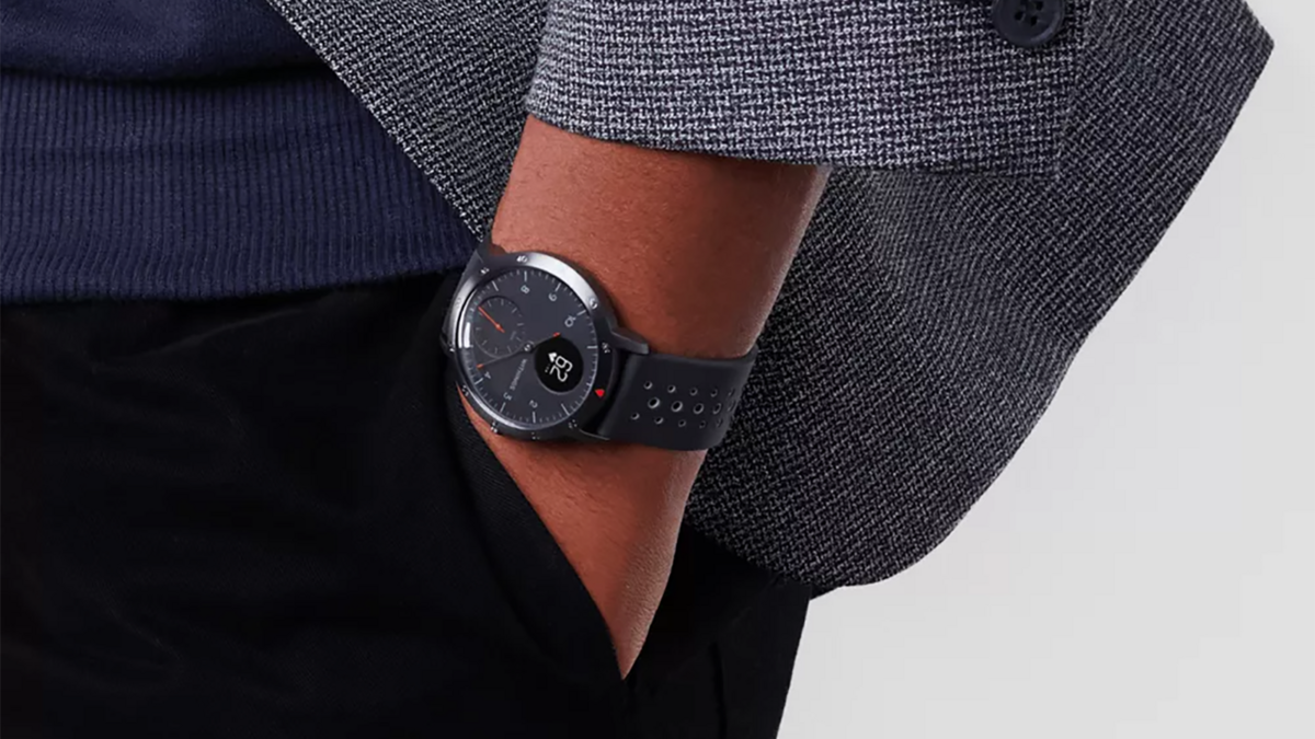 La montre connectée Withings Steel HR Sport