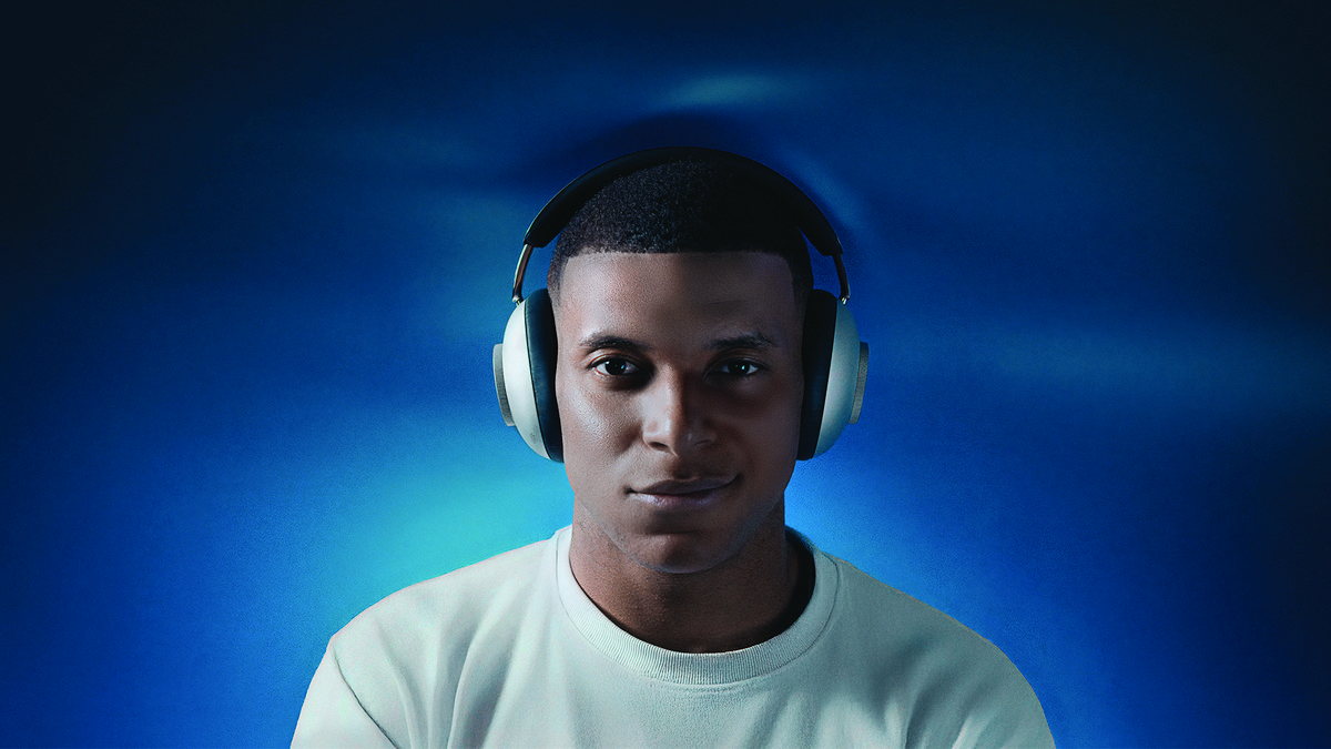 Loewe a trouvé un ambassadeur de renom pour introniser son tout premier casque Bluetooth. © Loewe