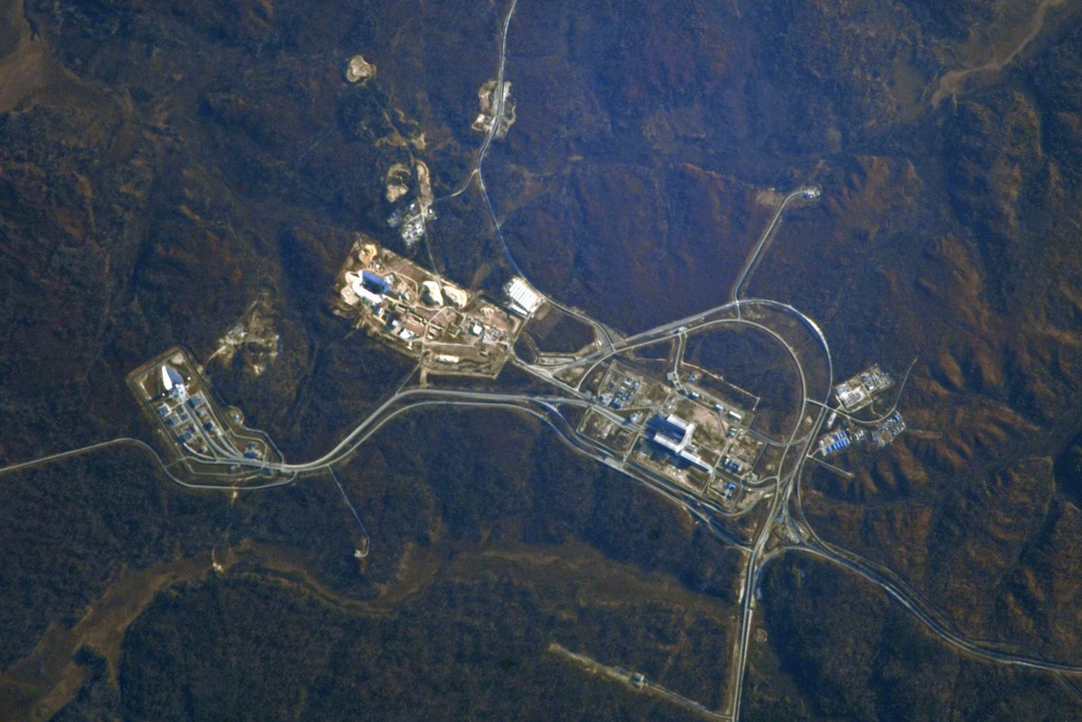 Le spatioport de Vostotchnyi, pris en photo depuis l'ISS en 2021. Il inclut les sites de lancement Soyouz et Angara, bien plus resserrés qu'à Baïkonour. Crédits Roscosmos