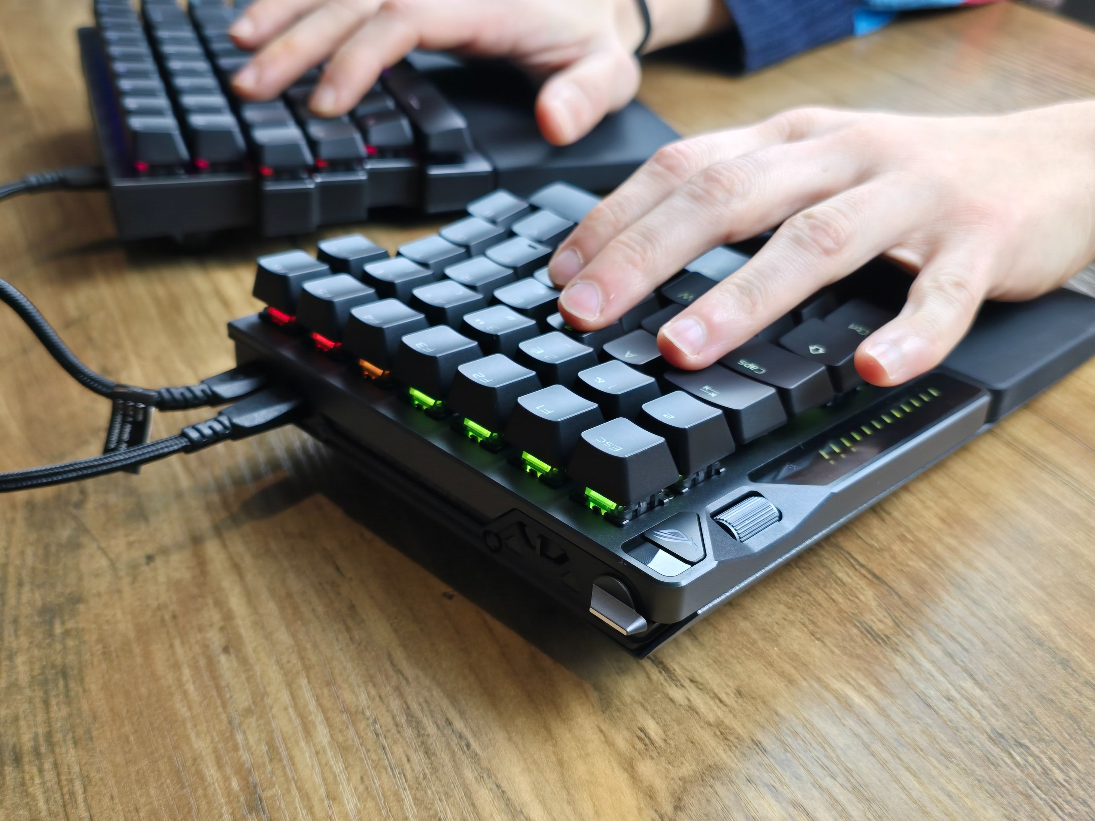 Asus coupe son clavier en deux, qu'est-ce que ça apporte vraiment à l'usage ? © Matthieu Legouge