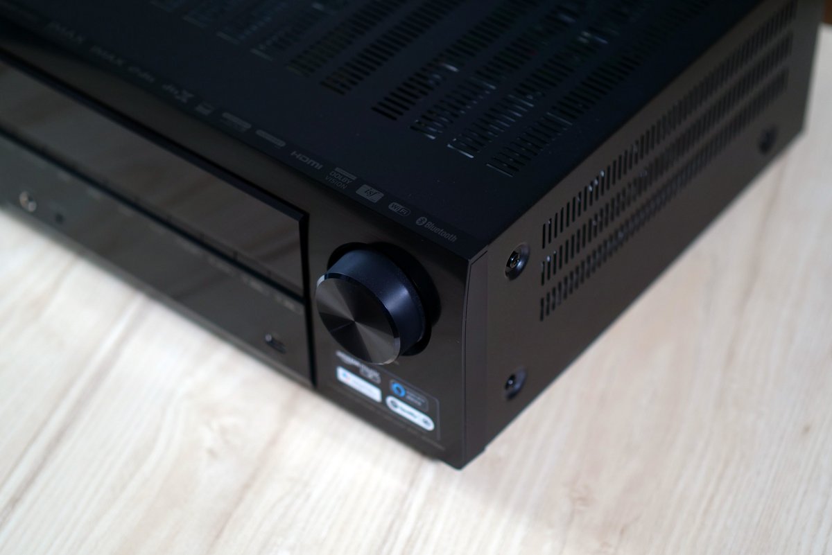 Denon AVC-X3700H détail