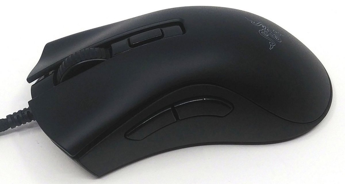 Une copie conforme - en plus petite - de la DeathAdder v2 © Nerces pour Clubic