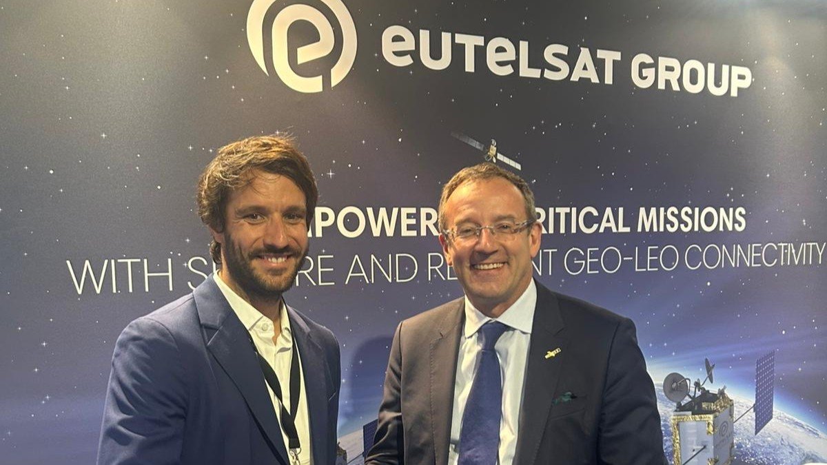 Pierre Bertrand (Skynopy), à gauche, et et Jean-François Fallacher (Eutelsat), à droite. © Eutelsat