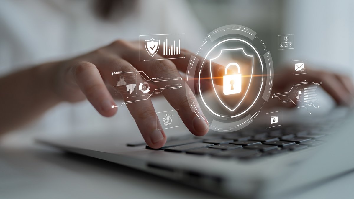 Petite entreprise, grands risques ? Les bases de la sécurité à ne plus négliger. © Summit Art Creations / Shutterstock