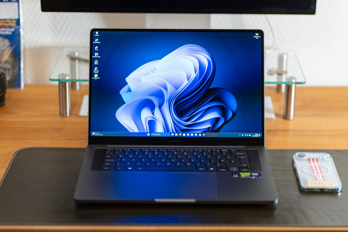 Le Galaxy Book 6 Ultra, actuellement en test chez Clubic. © Nathan Le Gohlisse pour Clubic