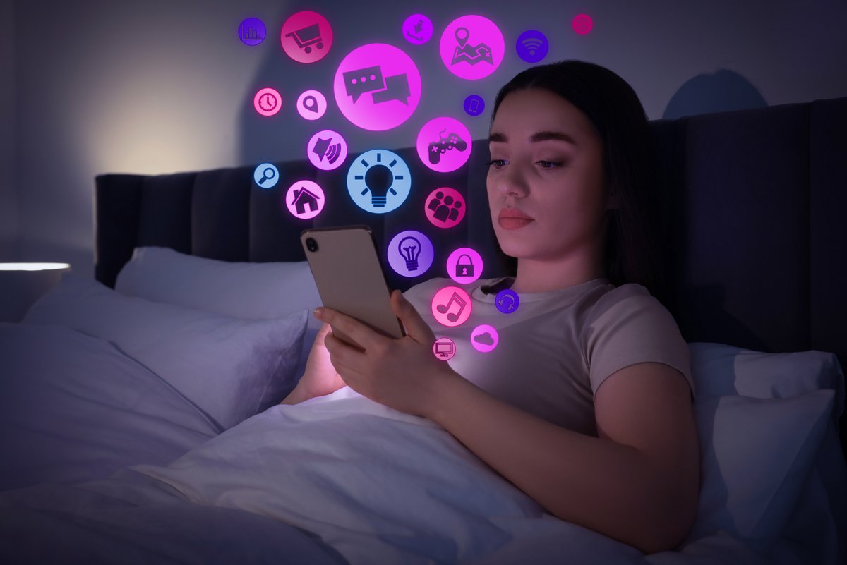 Addiction aux réseaux sociaux - © Shutterstock