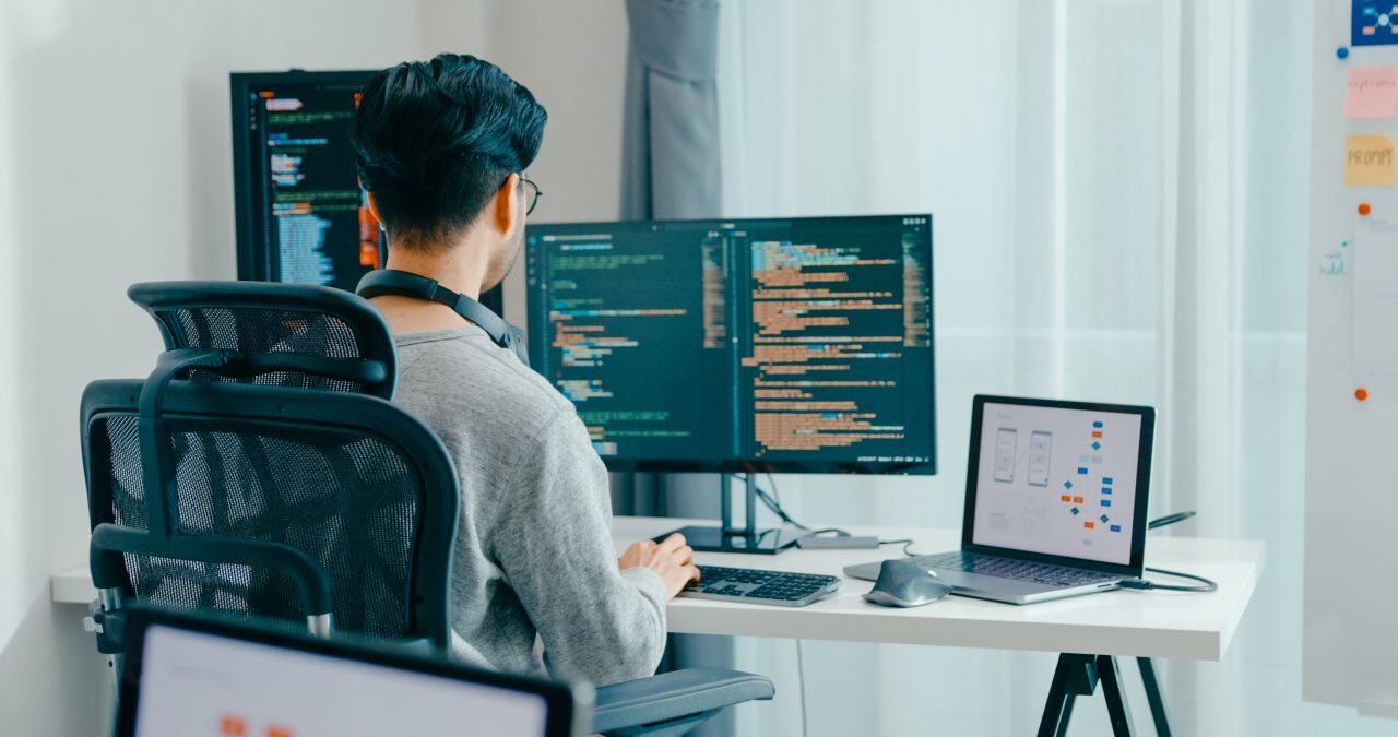 AEn discutant avec les métiers, vous identifiez les besoins qui ont conduit à l’adoption d’outils tiers - ©Tirachard Kumtanom / Shutterstock