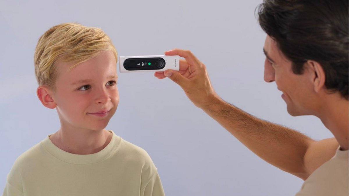 En quelques minutes, le BeamO mesure température, ECG, saturation en oxygène et enregistre les sons cardiaques et pulmonaires ©Withings