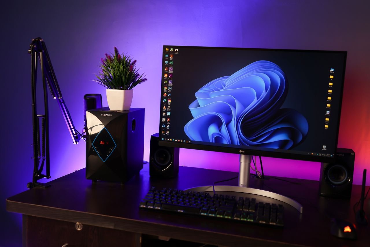 Pavan Davuluri a déclaré devoir continuer à améliorer Windows de manière significative pour les utilisateurs - ©trickyaamir / Shutterstock