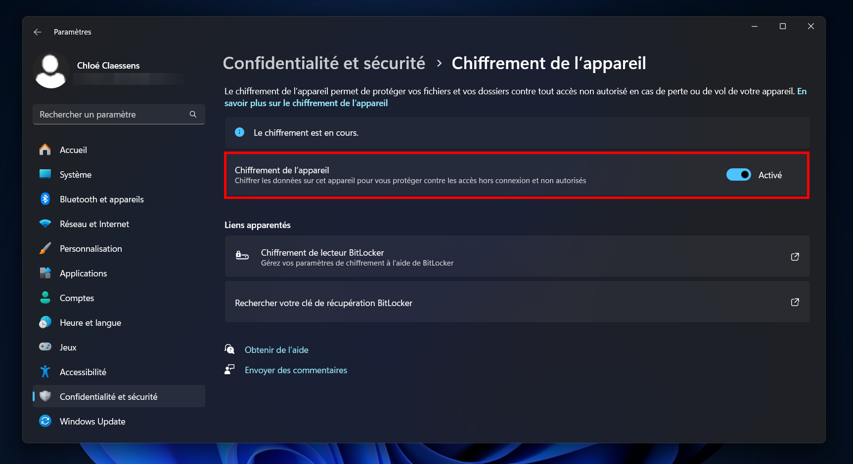 Le chiffrement de l'appareil conditionne l'accès à votre disque dur à vos identifiants Microsoft © Clubic