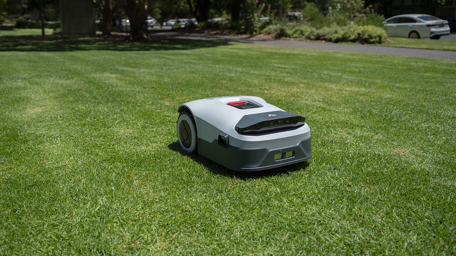 Grâce à sa connectivité 4G via eSIM, le robot ANTHBOT Genie 3000 reste accessible même loin de chez vous ©ANTHBOT