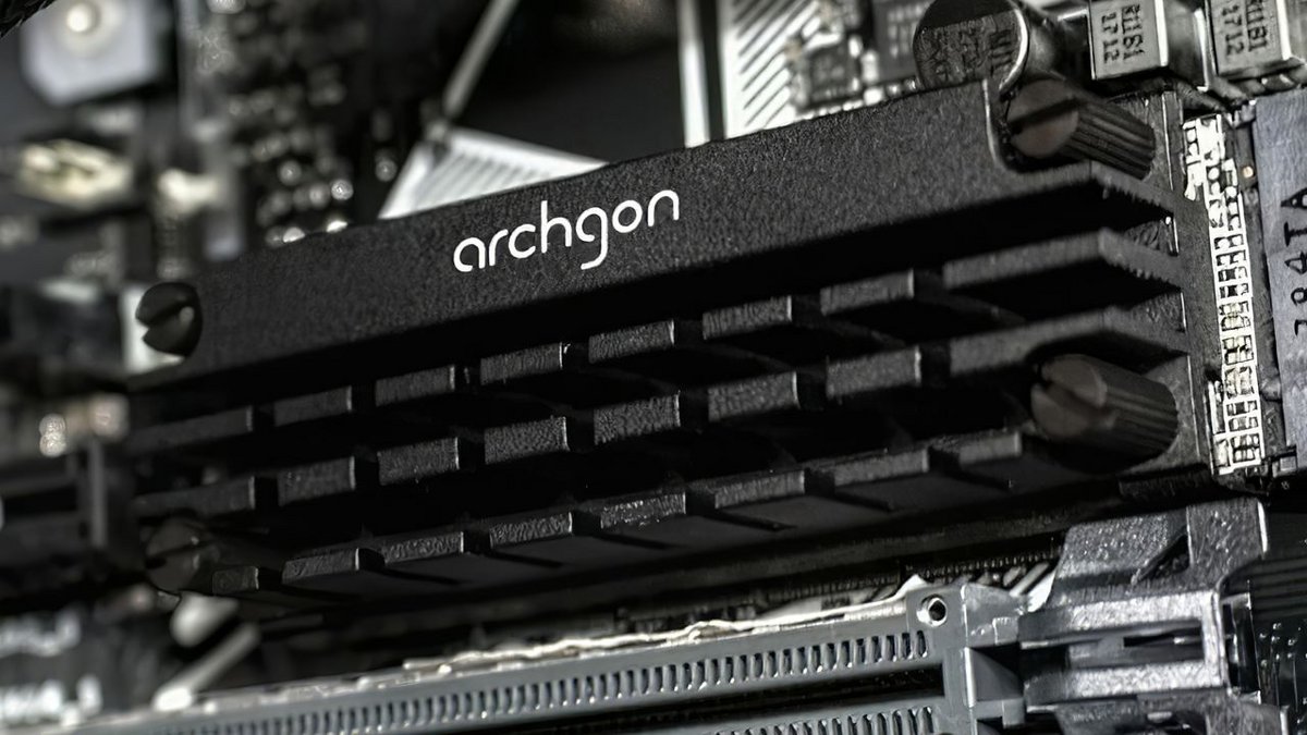 Attention, de nombreuses cartes PCIe ne pourront être installées avec l'Archgon HS-1110 © Archgon