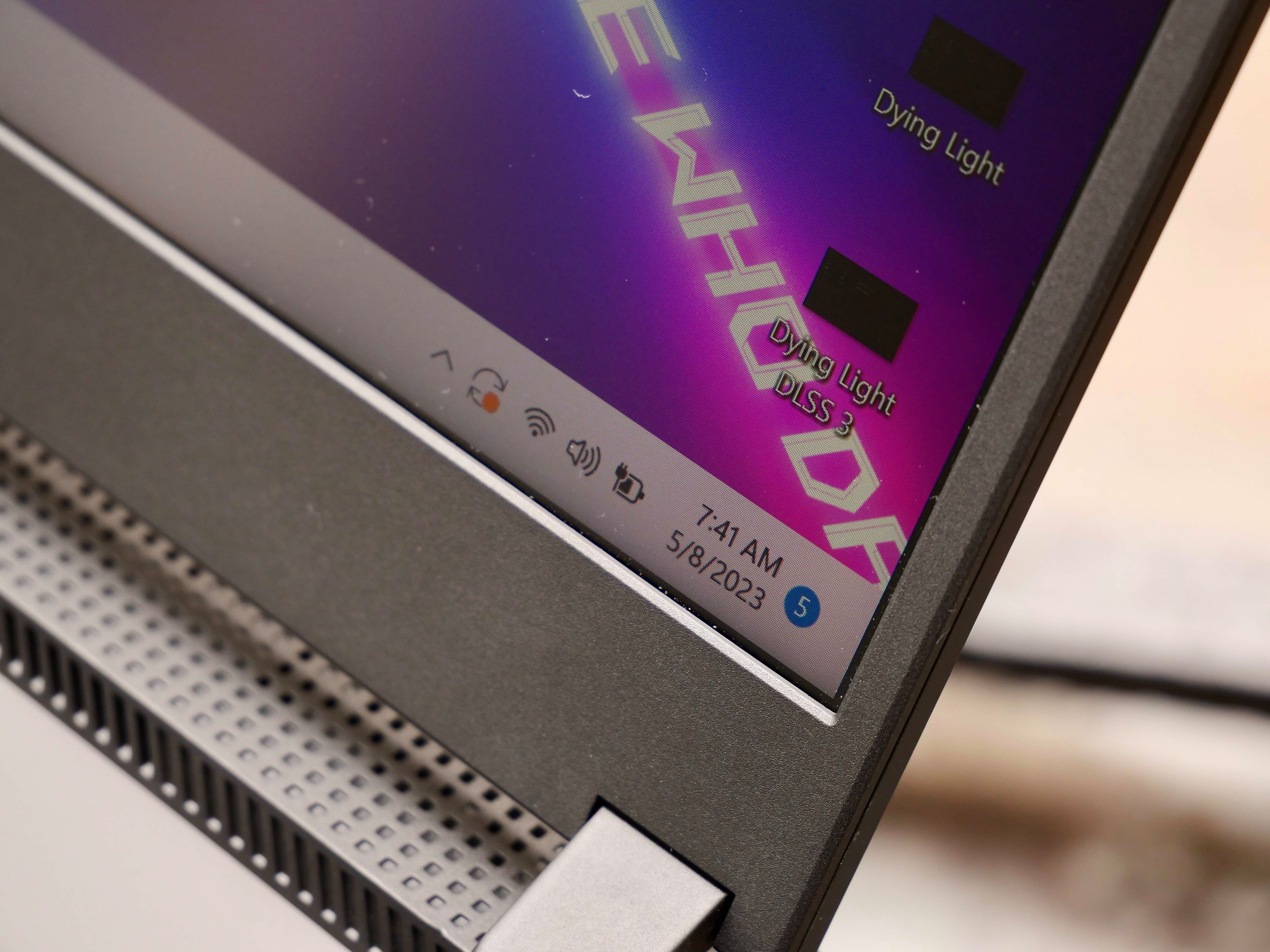 Le Strix Scar 15 de 2023 fait partie des premiers modèles à recevoir le fix. © Nathan Le Gohlisse pour Clubic