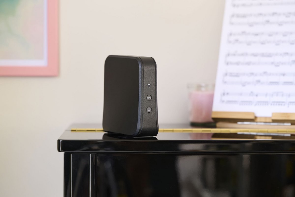 Deux répéteurs Wi-Fi 7, en voici un, accompagneront la SFR Box 10+. © SFR