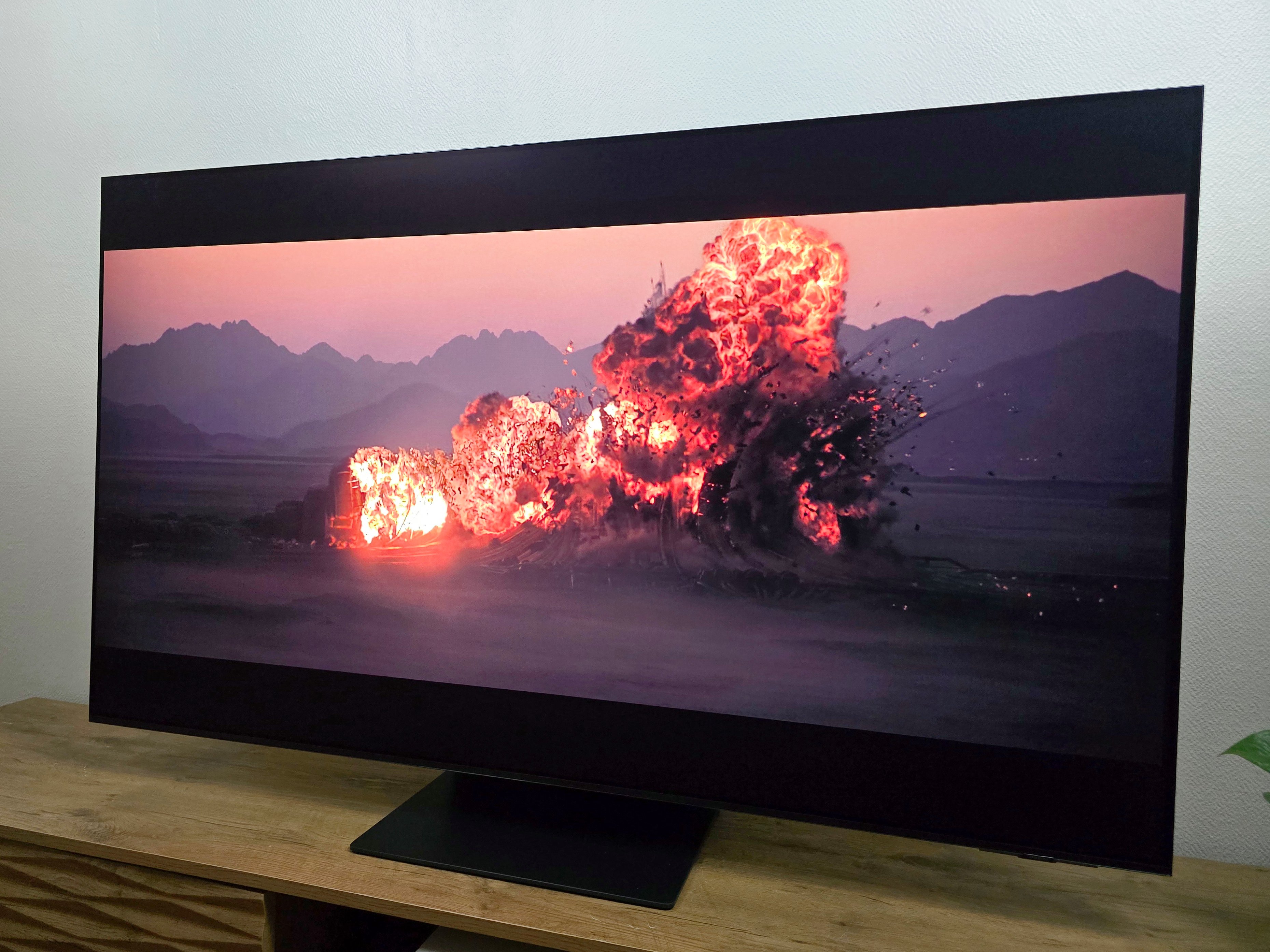 Samsung a annulé des commandes de téléviseurs et barres de son qui avaient pourtant été validées et réglées. © Matthieu Legouge / Clubic