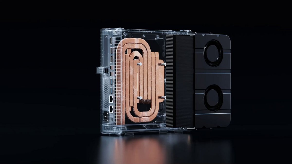 Minisforum MS-S1 MAX