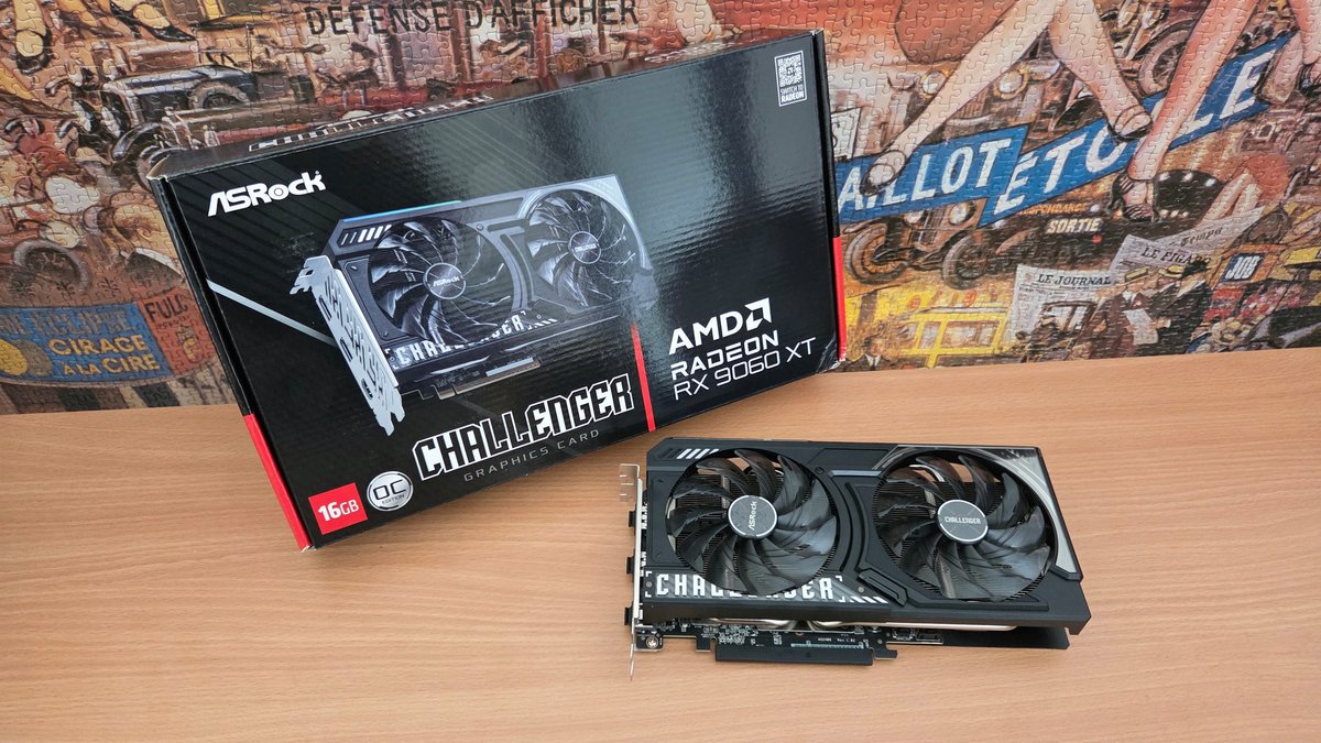 ASRock nous a fait parvenir la version 16 Go de la Radeon RX 9060 XT. ©Nerces pour Clubic