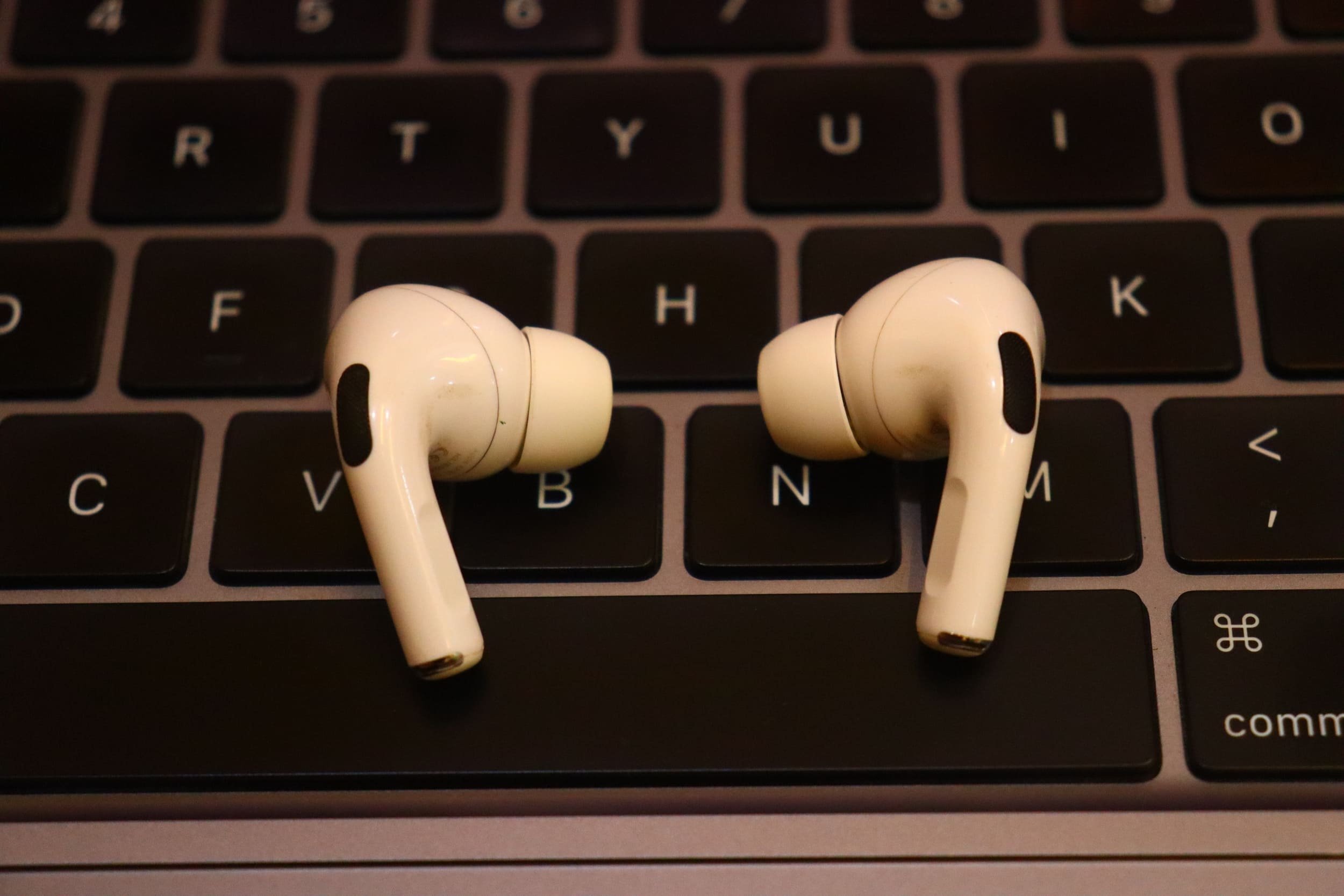 Les AirPods deviennent des mouchards malgré eux et piègent des cambrioleurs © Photo Agency / Shutterstock.com