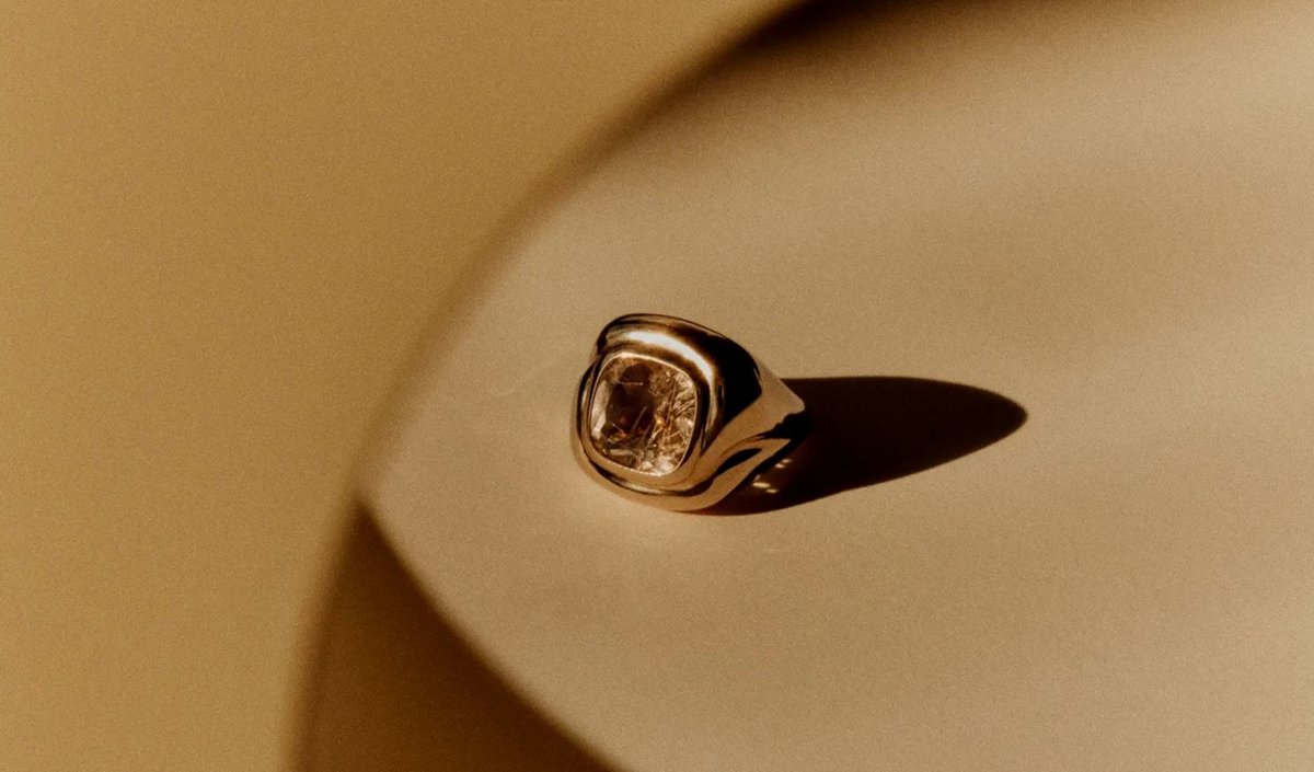 Une authentique bague en or pour venir récompenser les "champions"  du réseau Instagram. ©Instagram