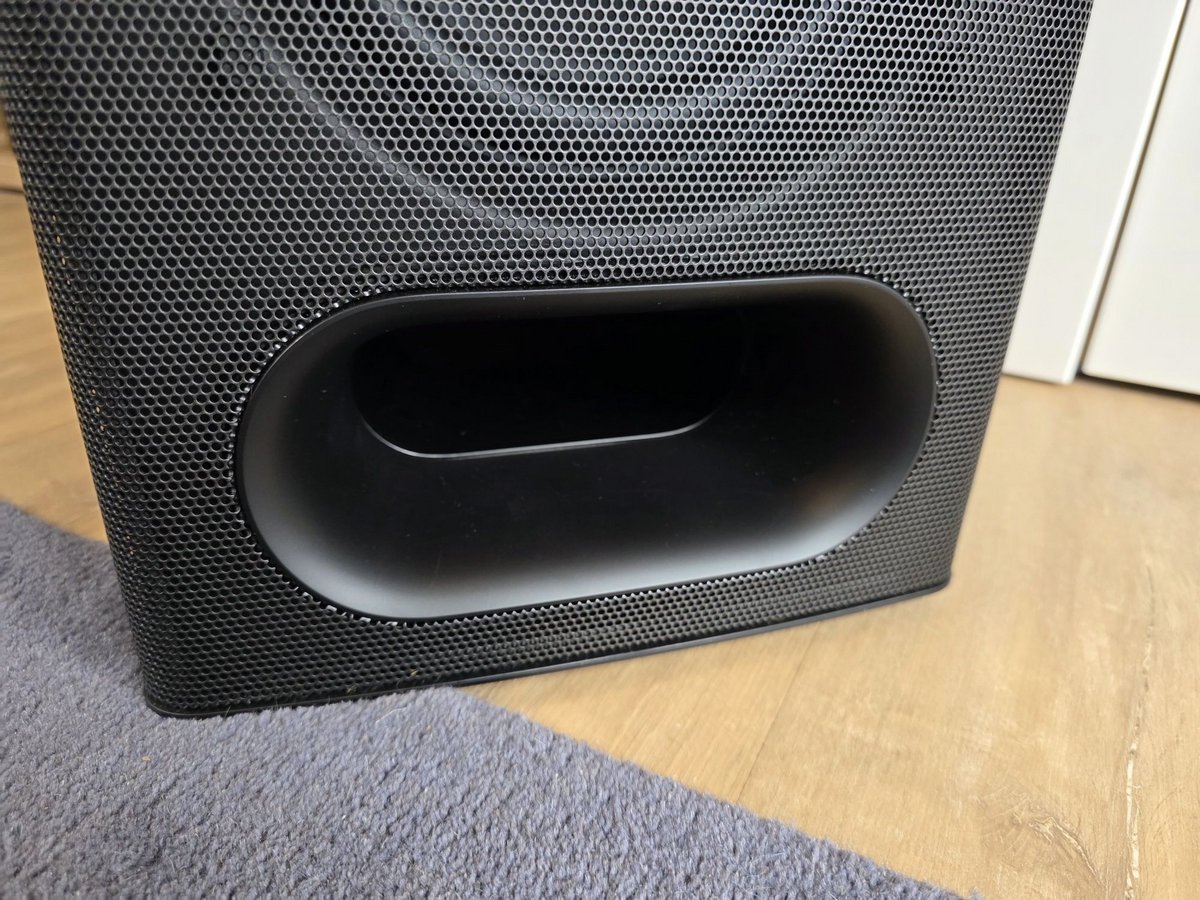 Il est plus que nécessaire de dompter le caisson de basses © Guillaume Fourcadier pour Clubic