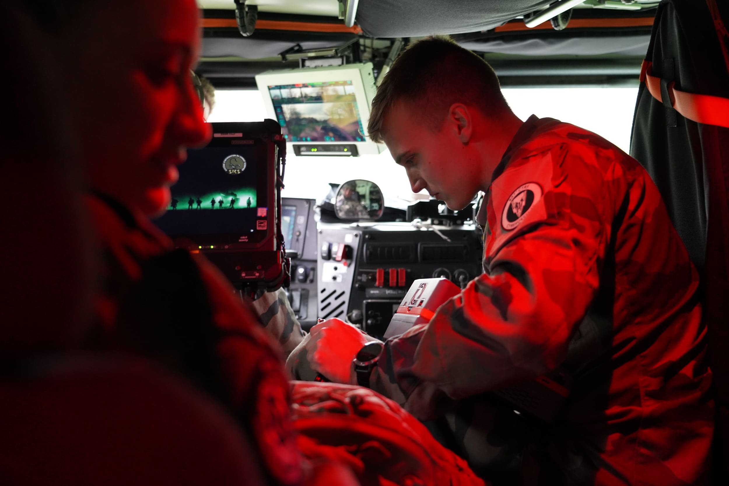 Un cybercombattant spécialisé en lutte informatique défensive © COMCYBER