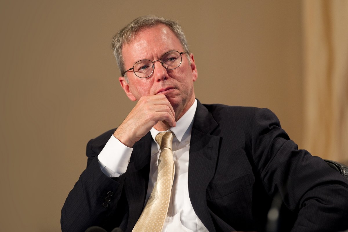 Eric Schmidt cherche à alerte sur l'IA © Frederic Legrand - COMEO / Shutterstock.com