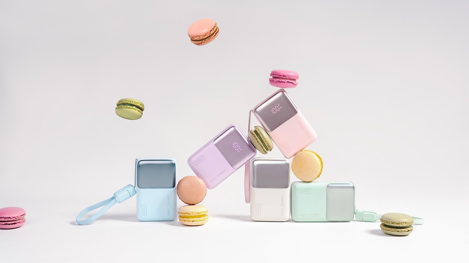 La Pocket Rocket P50 d’INIU tient dans la poche et ne pèse pas plus que deux macarons, tout en offrant 10 000 mAh de puissance ©INIU