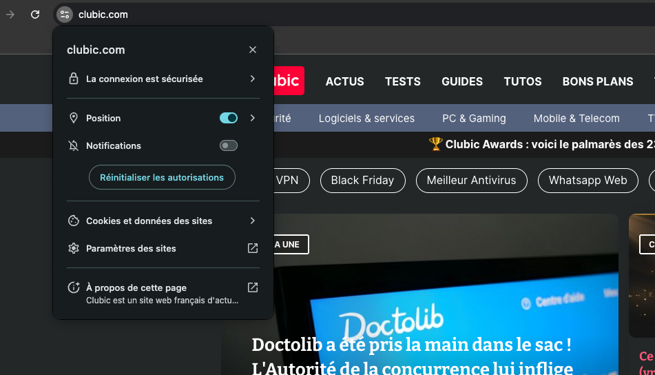 En fonction des autorisations octroyées par l'internaute, les sites web peuvent aussi accéder à des données de géolocalisation. © Clubic