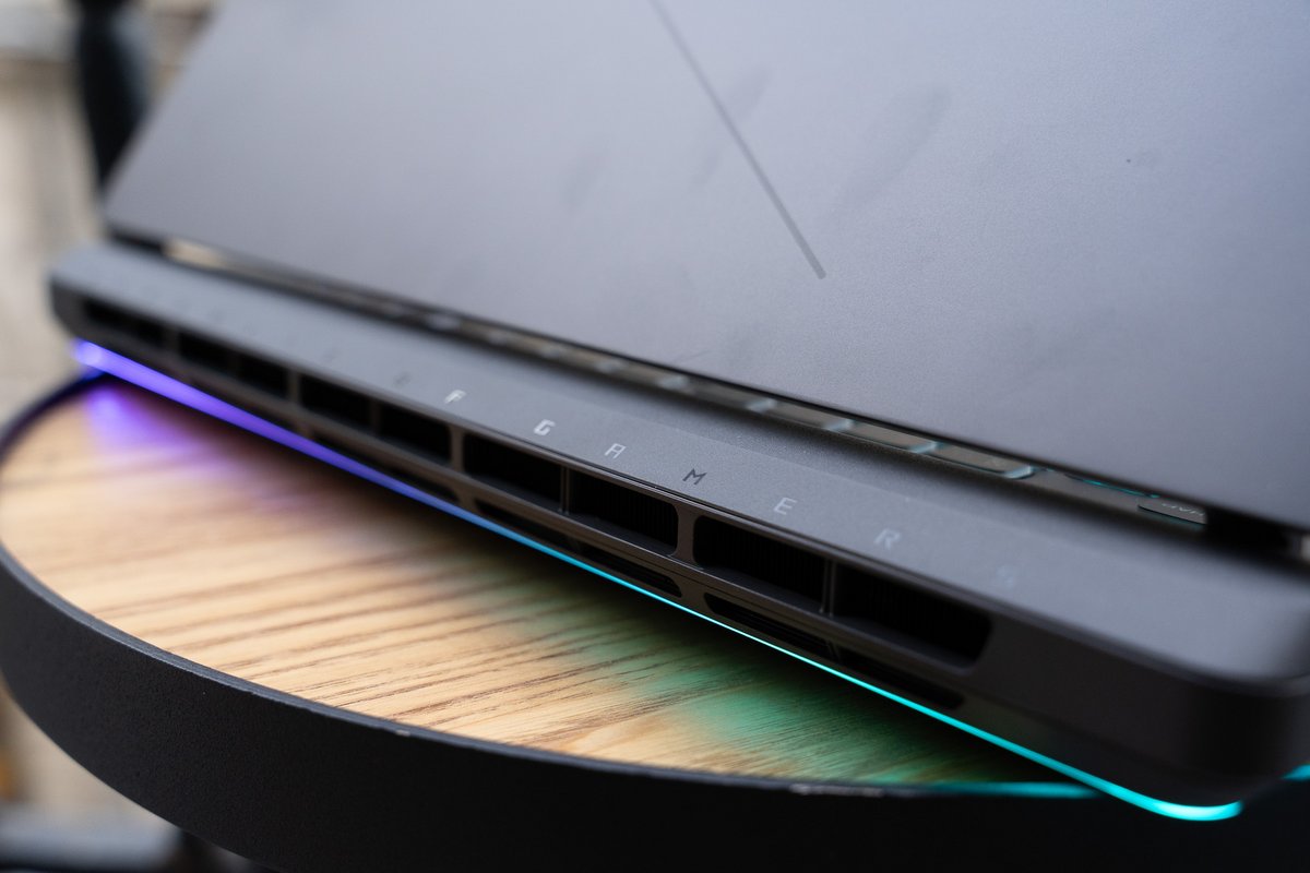 ASUS ROG Strix Scar G16 2025