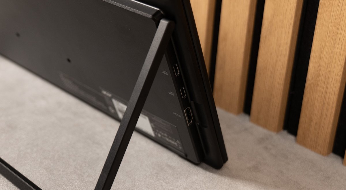 La connectique du Acer PD163Q, avec un Jack 3,5 mm de l'autre côté - © Charles Gouin-Peyrot pour Clubic